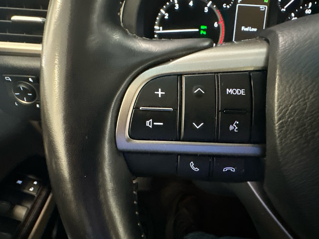 Used 2021 Lexus GX 460 Luxury w/ Accessory Package AWD/4WD image 15