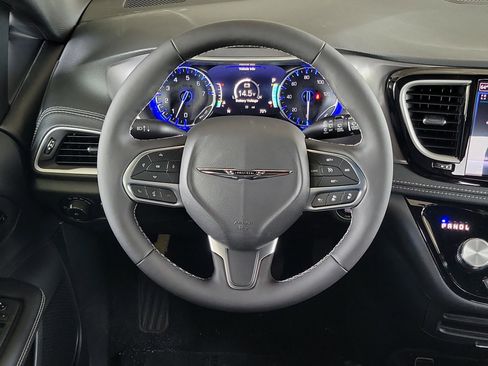 New 2026 Chrysler Pacifica Select FWD image 21