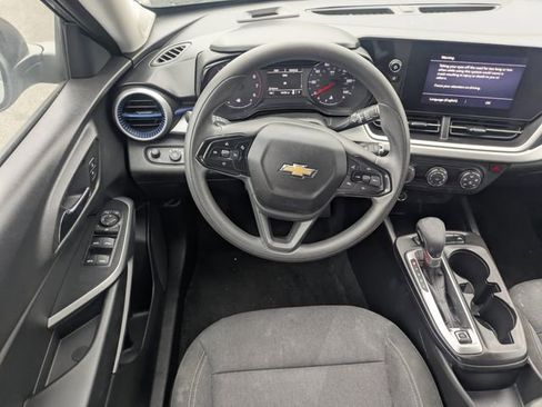 Used 2024 Chevrolet Trax LS w/ Driver Confidence Package FWD image 15