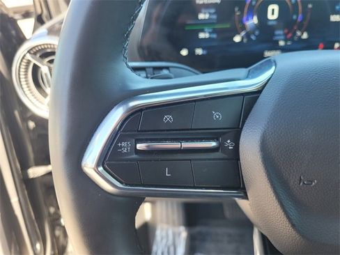 Used 2025 Chevrolet Equinox LT w/ Convenience Package II image 29