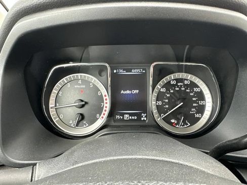 Used 2018 Nissan Titan SV AWD/4WD image 15
