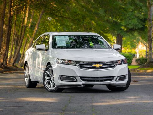 Used 2017 Chevrolet Impala LT w/ Convenience Package FWD image 1
