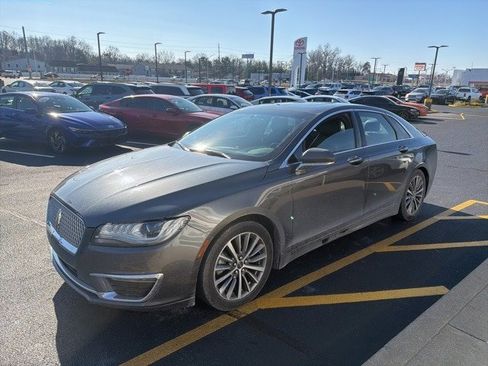Used 2017 Lincoln MKZ Select image 2