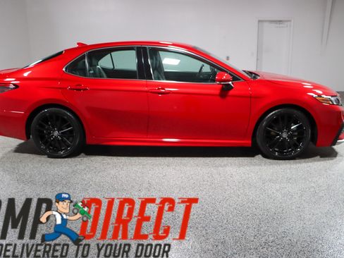 Used 2023 Toyota Camry XSE image 6