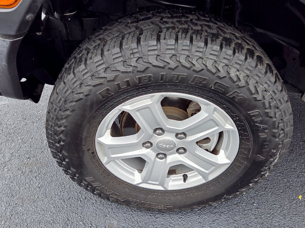 Used 2022 Jeep Wrangler Unlimited Sport AWD/4WD image 16