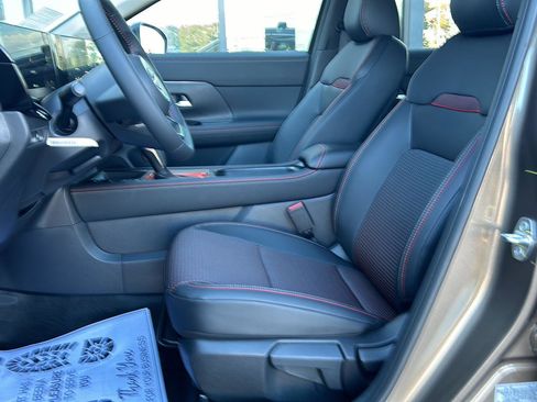 New 2026 Nissan Kicks SR w/ Cold Weather Package image 12