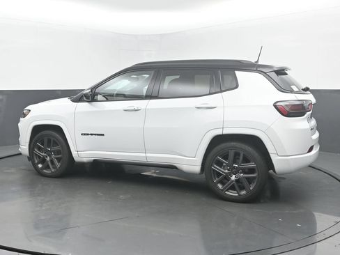 Used 2025 Jeep Compass Limited w/ High Altitude Package AWD/4WD image 3
