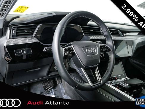 Used 2022 Audi e-tron Prestige w/ Prestige Package image 4