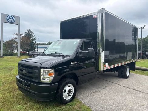 Used 2027 Ford E-450 and Econoline 450 Super Duty w/ Interior Upgrade Package RWD image 2