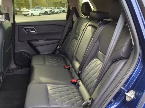 Certified 2025 Nissan Rogue Platinum image 14