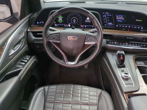 Certified 2024 Cadillac Escalade Premium Luxury Platinum AWD/4WD image 18