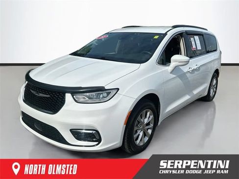 Used 2022 Chrysler Pacifica Touring-L AWD/4WD image 1