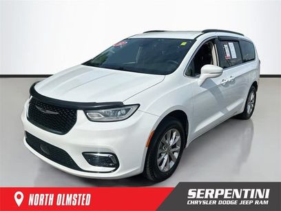 Used 2022 Chrysler Pacifica Touring-L