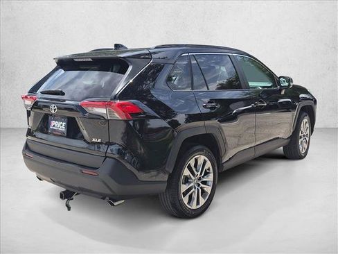 Used 2022 Toyota RAV4 XLE Premium FWD image 5
