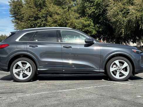 New 2025 Audi Q5 Prestige image 3