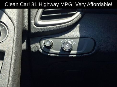 Used 2019 Chevrolet Trax LT w/ LT Convenience Package FWD image 22
