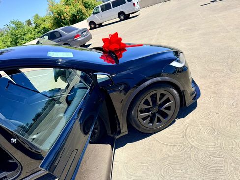 Used 2024 Tesla Model X AWD/4WD image 35