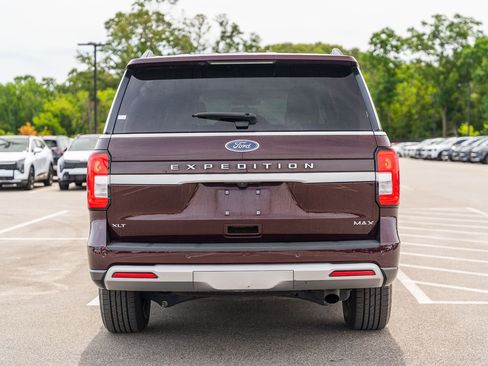 Used 2024 Ford Expedition Max XLT RWD image 6