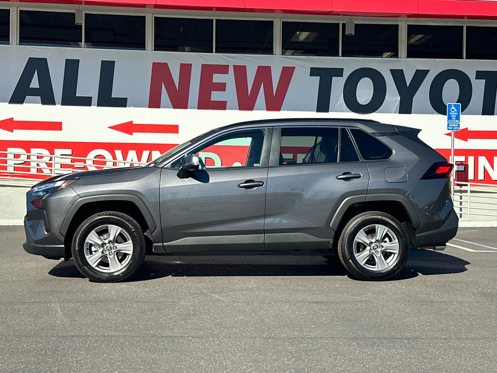 Used 2025 Toyota RAV4 XLE FWD image 2