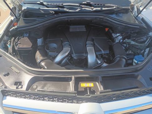 Used 2014 Mercedes-Benz GL 450 4MATIC image 11