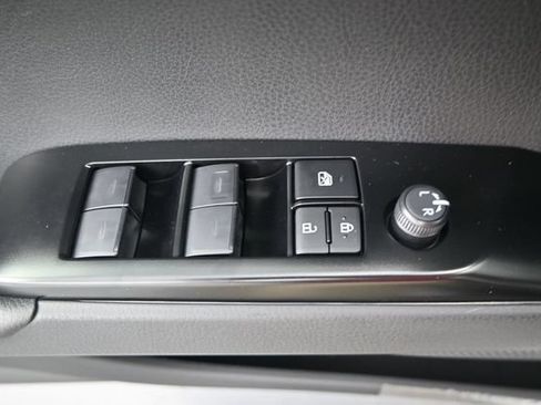 New 2026 Toyota Camry SE FWD image 9