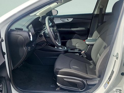 Used 2023 Kia Forte LXS FWD image 12