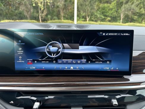 New 2026 BMW X5 M60i image 23