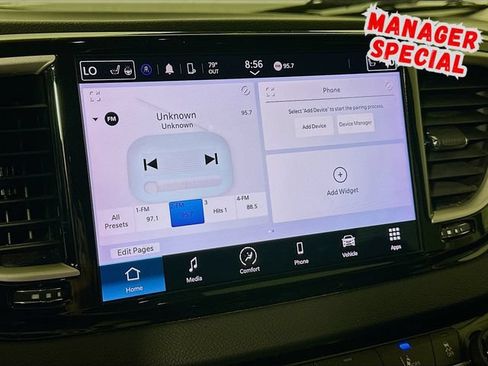 Used 2023 Chrysler Pacifica Touring-L FWD image 15