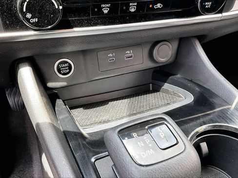 Used 2022 Nissan Rogue S image 31