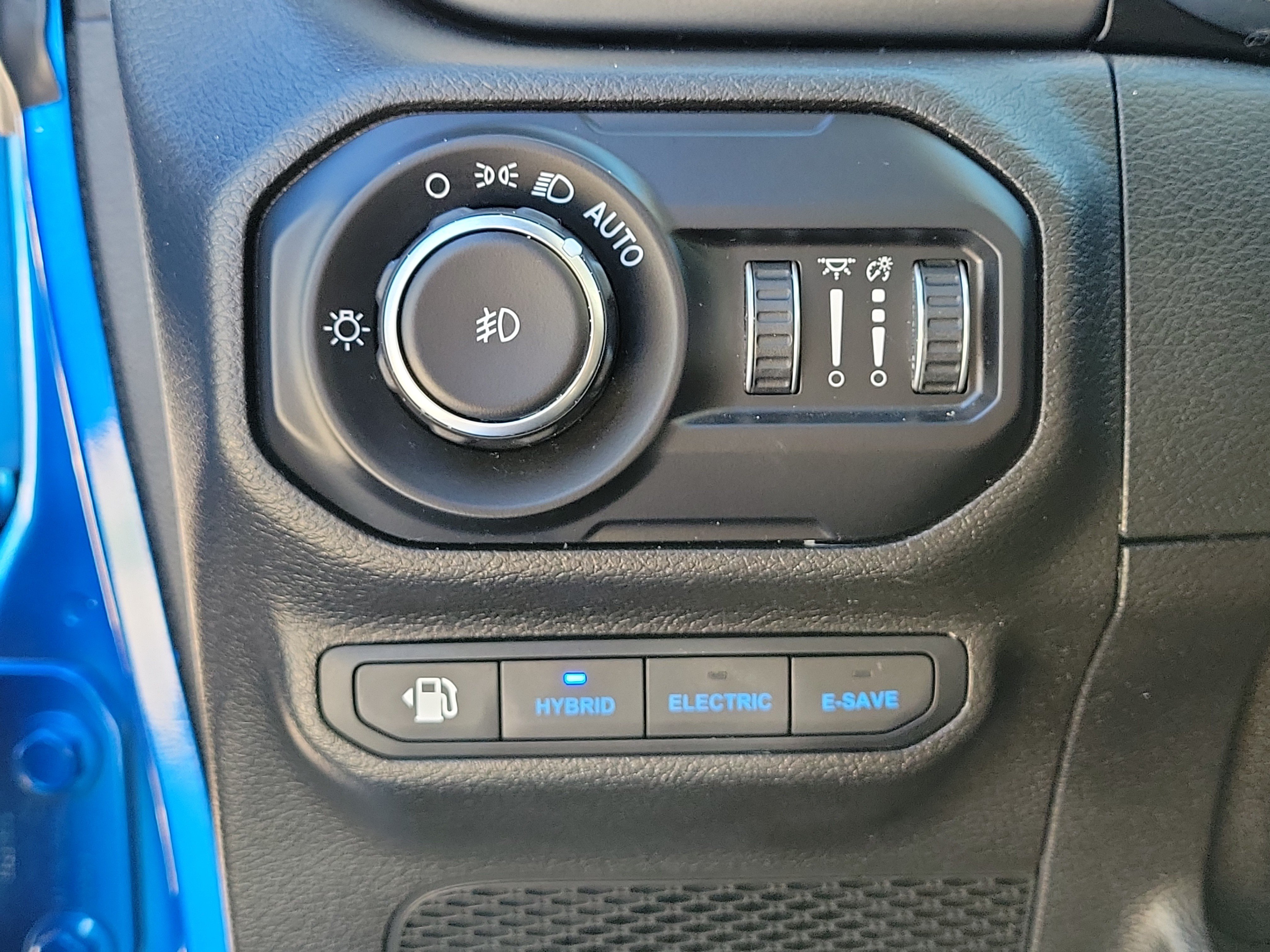 Used 2021 Jeep Wrangler Unlimited Rubicon 4xe w/ Cold Weather Group AWD/4WD image 31