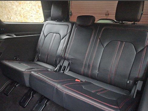 Used 2023 Ford Expedition Limited AWD/4WD image 19