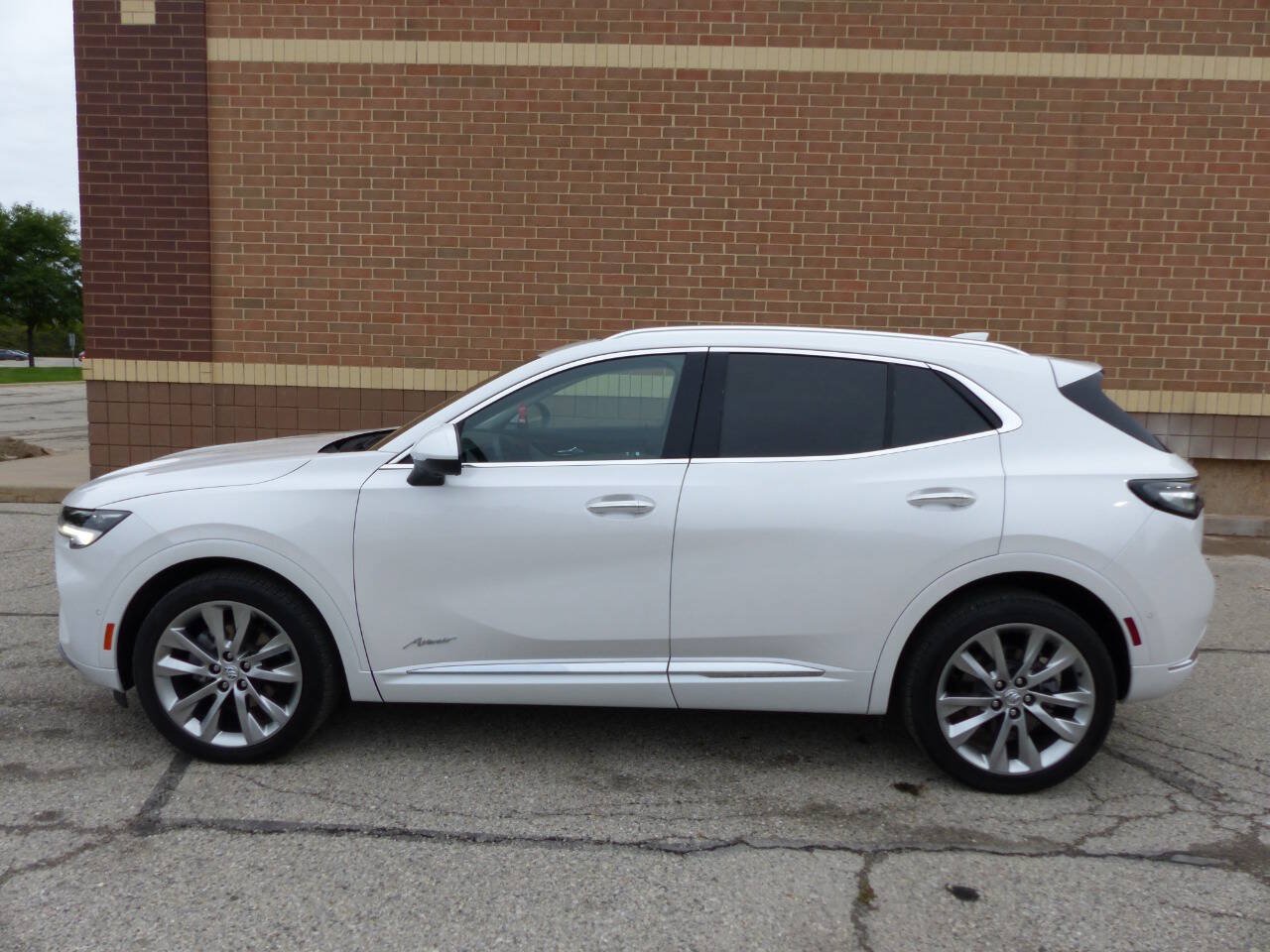 Used 2023 Buick Envision Avenir AWD/4WD image 5