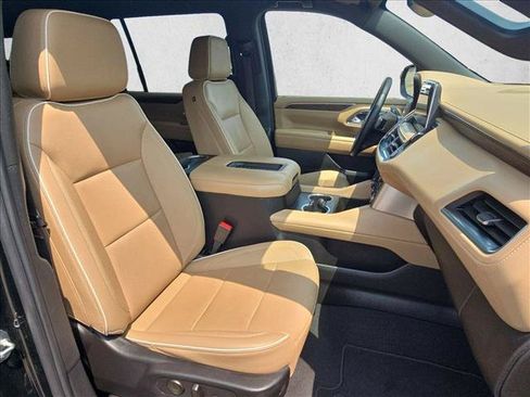Used 2024 Chevrolet Suburban Premier AWD/4WD image 22