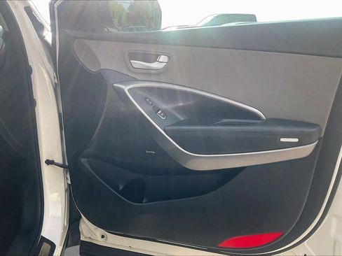 Used 2017 Hyundai Santa Fe Limited FWD image 20