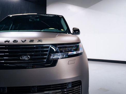 Used 2024 Land Rover Range Rover SV AWD/4WD image 14