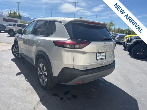 Used 2022 Nissan Rogue SV AWD/4WD image 5