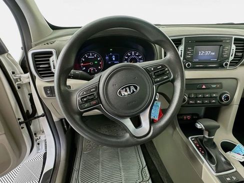 Used 2017 Kia Sportage LX image 11