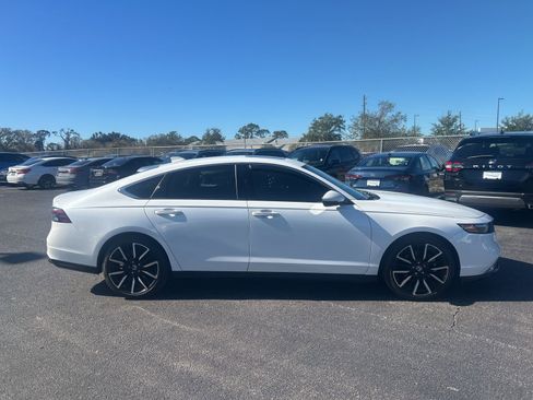 Used 2024 Honda Accord Touring image 8