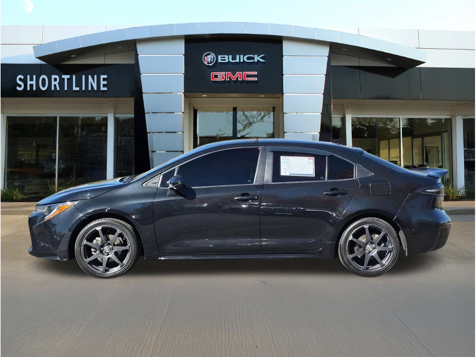 Used 2022 Toyota Corolla LE FWD image 6