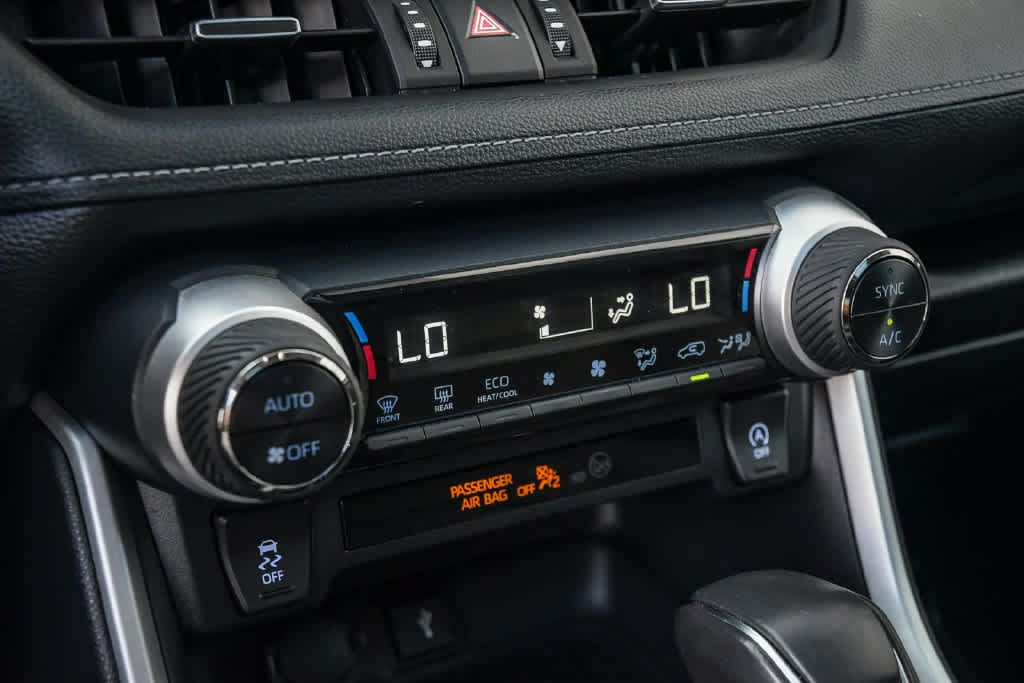 Used 2022 Toyota RAV4 XLE Premium FWD image 22