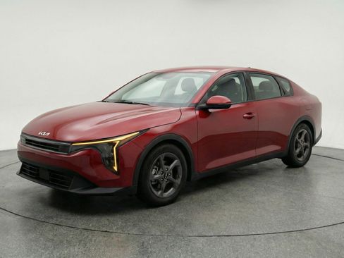 Used 2025 Kia K4 FWD image 3