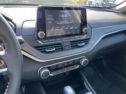 Used 2023 Nissan Altima 2.5 SR FWD image 25