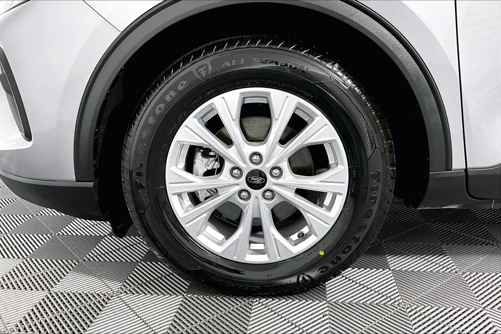 Certified 2024 Ford Escape Active w/ Cold Weather Package FWD image 8