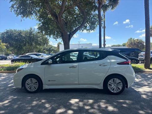 Used 2019 Nissan Leaf S FWD image 11