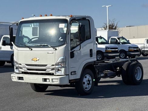New 2025 Chevrolet Low Cab Forward image 14