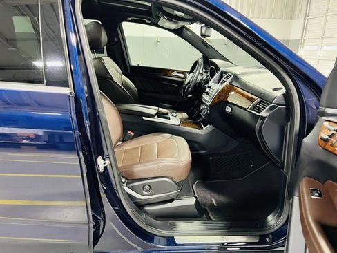 Used 2016 Mercedes-Benz GL 450 4MATIC image 38