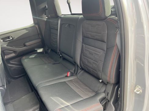 Used 2022 Nissan Frontier PRO-4X image 28