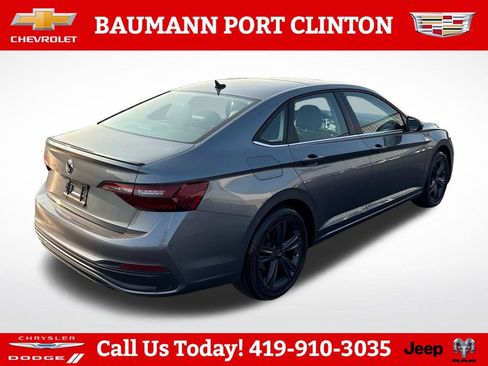 Used 2022 Volkswagen Jetta SE FWD image 6
