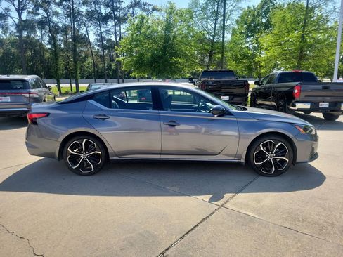 Used 2024 Nissan Altima 2.5 SR image 8