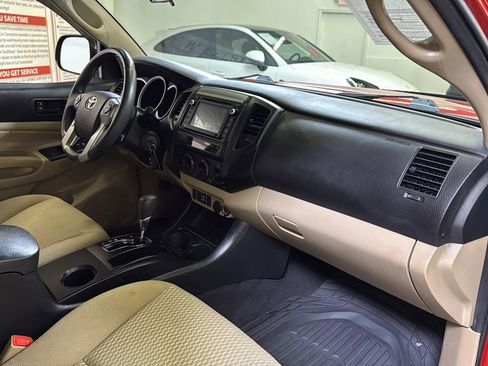 Used 2015 Toyota Tacoma PreRunner image 18